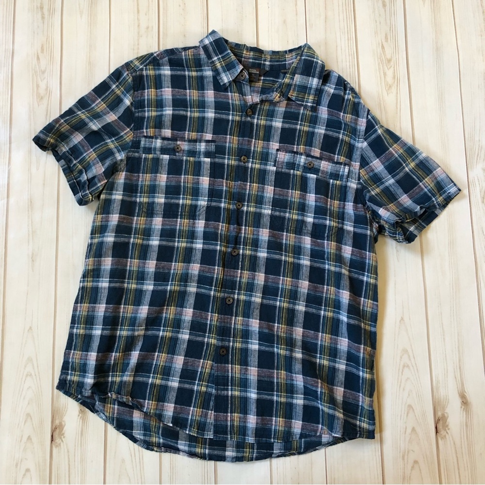 Royal Robbins standard fit short sleeve button down shirt